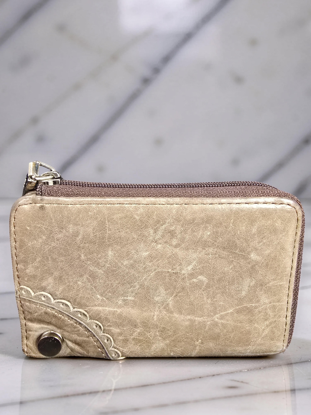 HOBO Vintage Alice Zip Around Leather Wallet Distressed